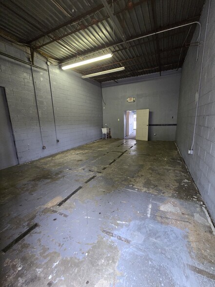 More Photos Of 6840 Atmore Dr, Richmond Flex For Lease