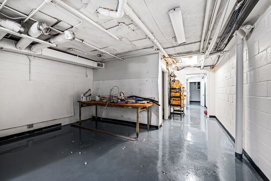 More Photos Of 13 W Allegheny Ave, Towson Storefront For Sale