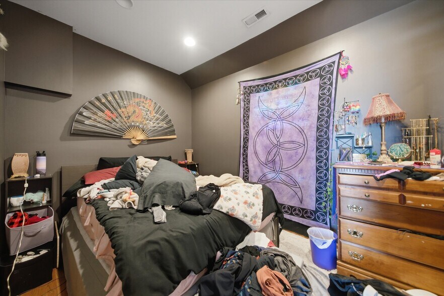 More Photos Of 2418 N Western Ave, Chicago Apartments For Sale