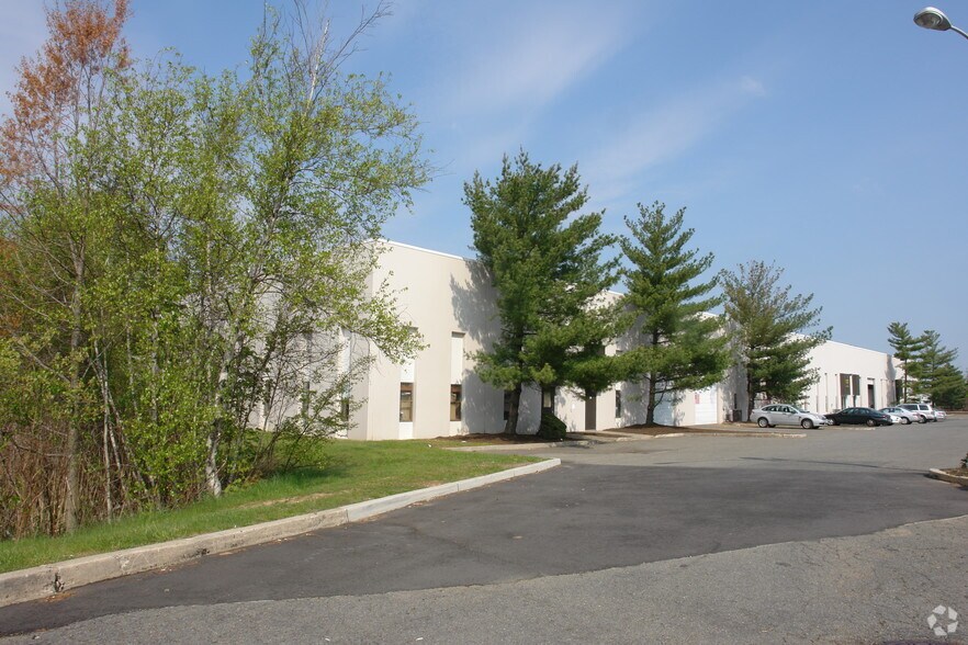 More Photos Of 3 Joanna Ct, East Brunswick Warehouse For Lease