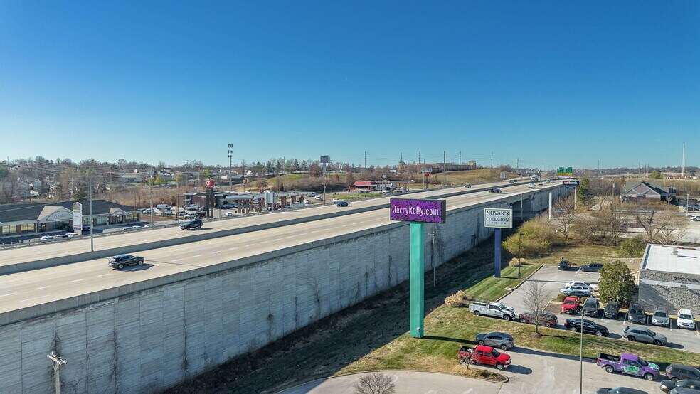 More Photos Of 4631 N Saint Peters Parkway, Saint Charles Flex For Sale