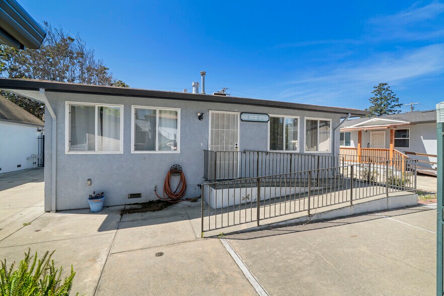 More Photos Of 22427 Montgomery St, Hayward Congregate Senior Housing For Sale