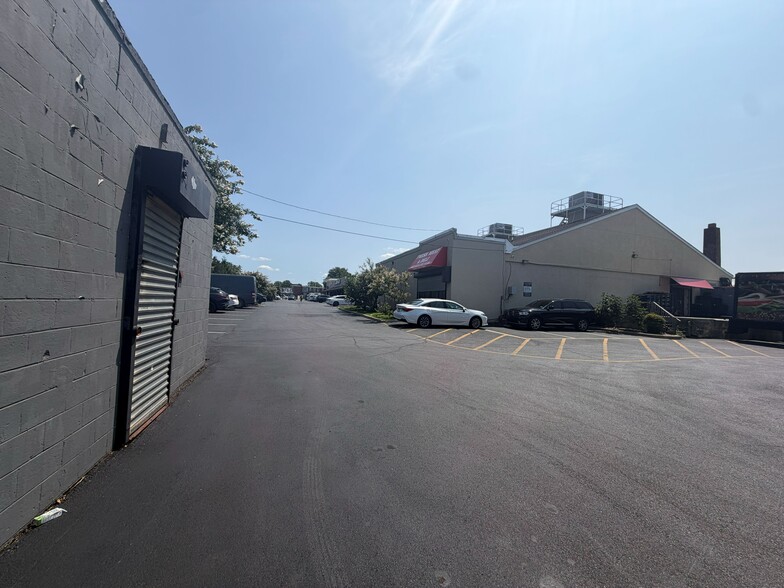 More Photos Of 1715-1725 Mount Ephraim Ave, Camden Storefront For Lease