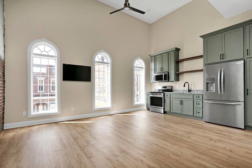 More Photos Of 103 W Main St, Lebanon Office Residential For Lease