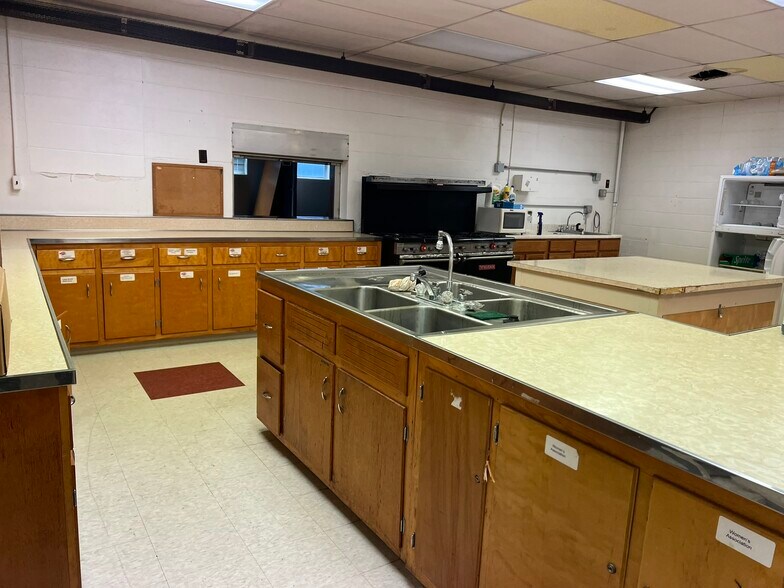 More Photos Of 1701 Capitol Ave, Fort Wayne Specialty For Sale