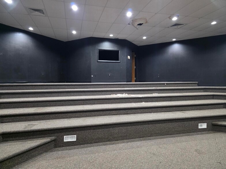 More Photos Of 3 Battaile Dr, Winchester Lodge Meeting Hall For Sale
