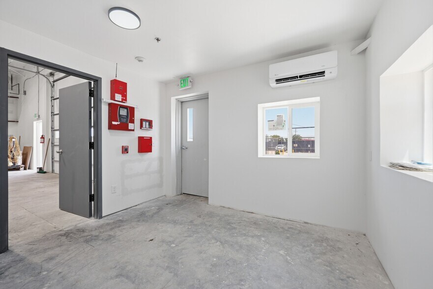 More Photos Of 5275 Adams St, Denver Warehouse For Sale