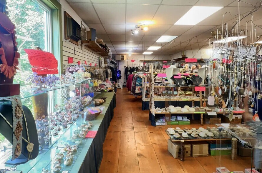 More Photos Of 6 Water st, Tehkummah Restaurant For Sale