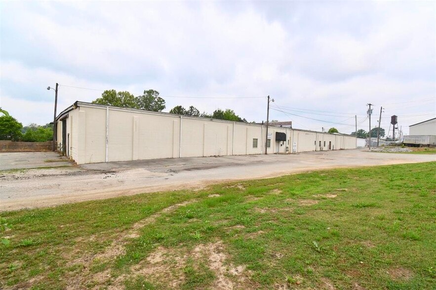 More Photos Of 205 Bellvue St, Jackson Warehouse For Lease