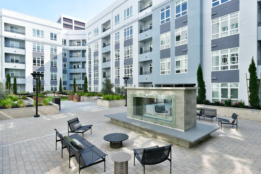 More Photos Of 3093 Broadway, Oakland Apartments For Lease