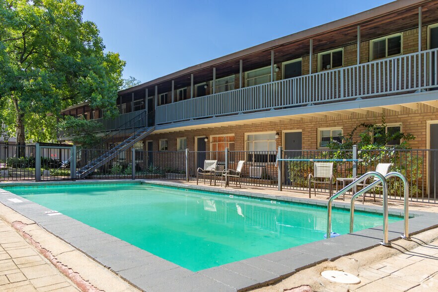 More Photos Of 6218 Gehring St, Houston Apartments For Sale