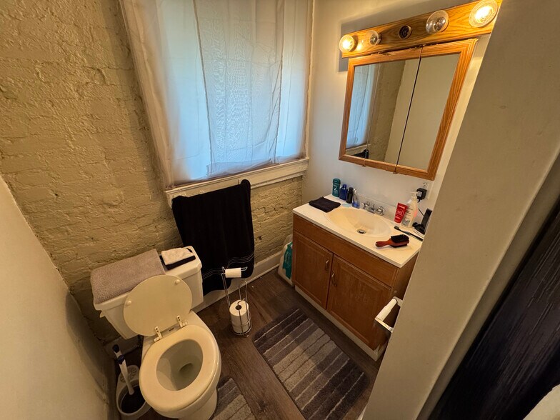 More Photos Of 2245 W Jefferson St, Louisville Apartments For Sale