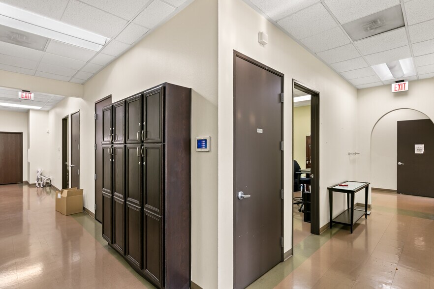 More Photos Of 7170 Smoke Ranch Rd, Las Vegas Office For Lease