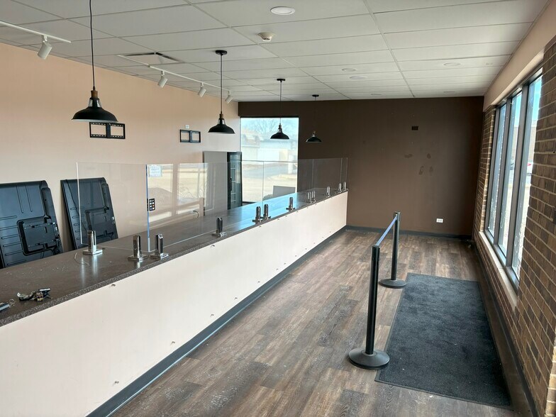 More Photos Of 10800-10822 S Cicero Ave, Oak Lawn Storefront Retail Office For Lease
