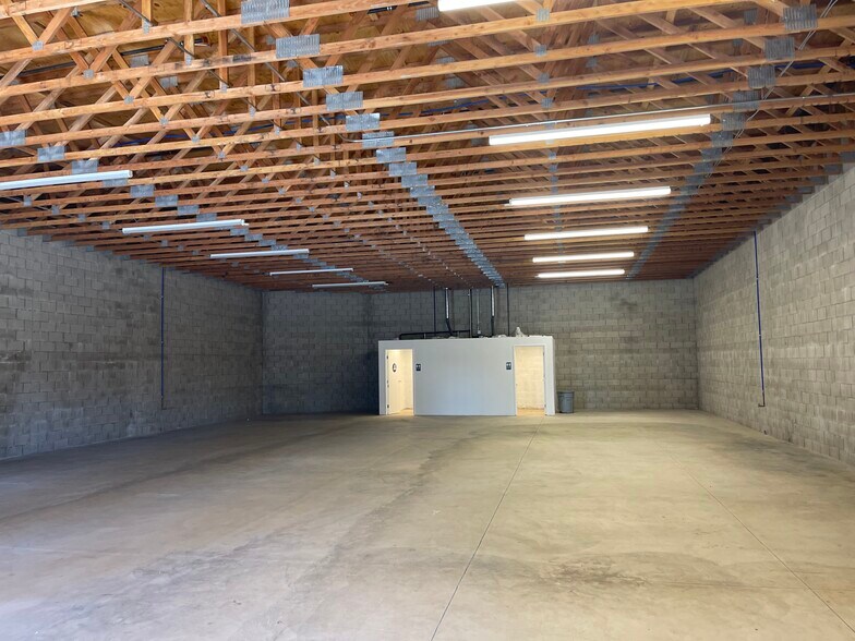 More Photos Of 12581 Branford St, Pacoima Manufacturing For Sale