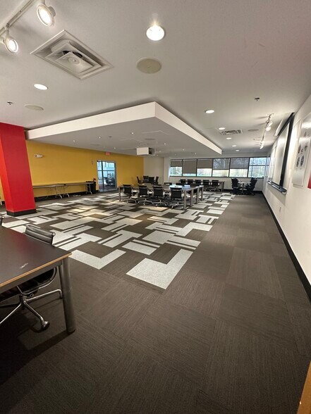 More Photos Of 7007 Discovery Blvd, Dublin Office For Sale