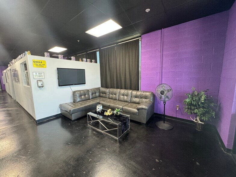 More Photos Of 5057 E McKellips Rd, Mesa General Retail For Lease