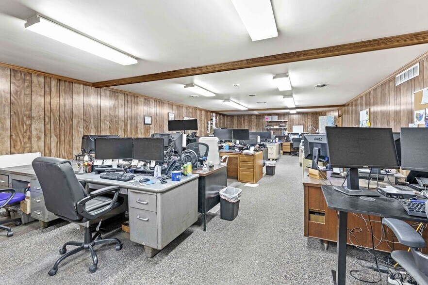 More Photos Of 311 E Corning Rd, Beecher Warehouse For Sale