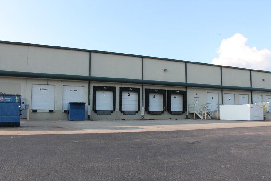 More Photos Of 301 James Record Rd SW, Huntsville Distribution For Lease