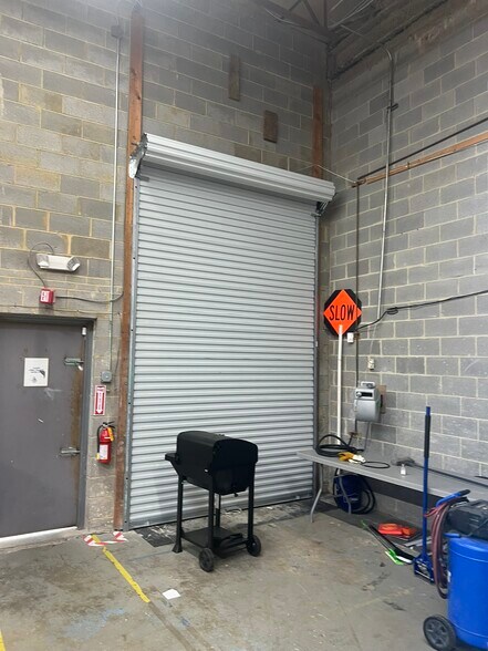 More Photos Of 3415-3501 Windom Rd, Brentwood Warehouse For Lease