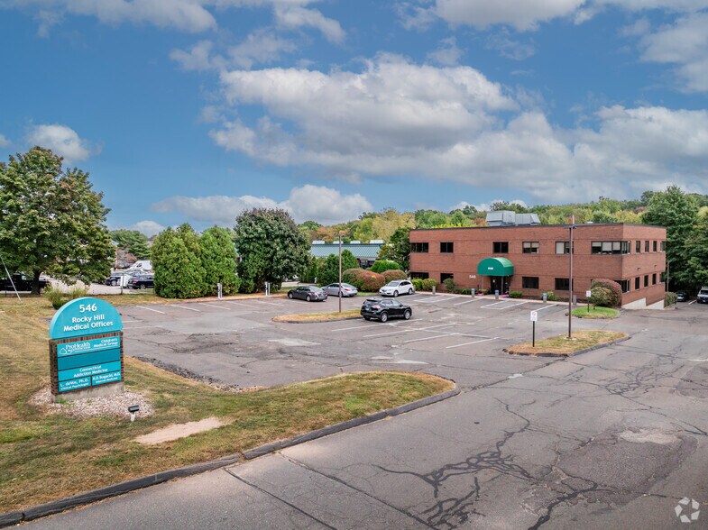 More Photos Of 546 Cromwell Ave, Rocky Hill Medical For Sale