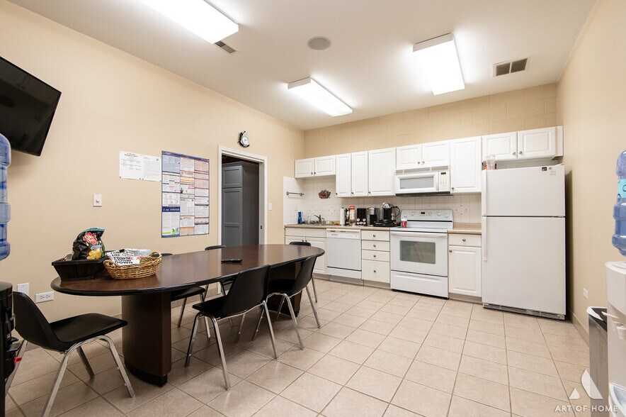 More Photos Of 1021 Maryland Ave, Dolton Manufacturing For Sale