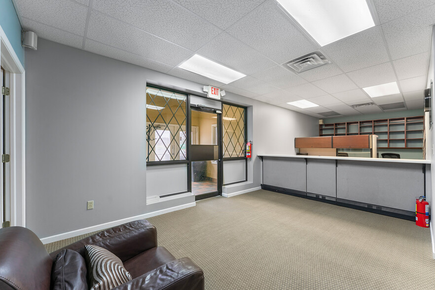 More Photos Of 4241 Kirk Rd, Austintown Office For Sale
