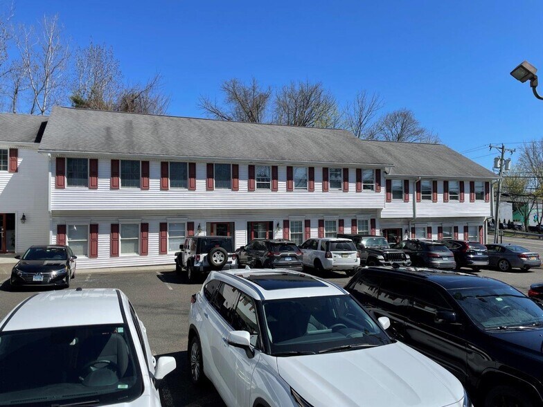 More Photos Of 39 Mill Plain Rd, Danbury Loft Creative Space For Lease