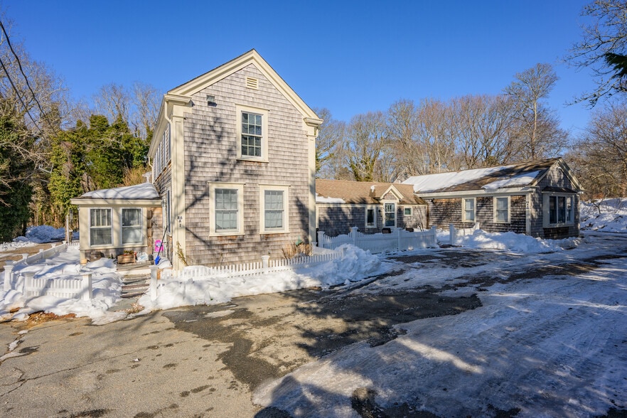 More Photos Of 88, 86A, & 86B MA-6A, Orleans Apartments For Sale