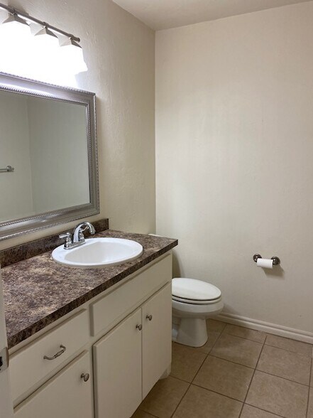 More Photos Of 3222 Bart Conner Dr, Norman Warehouse For Lease