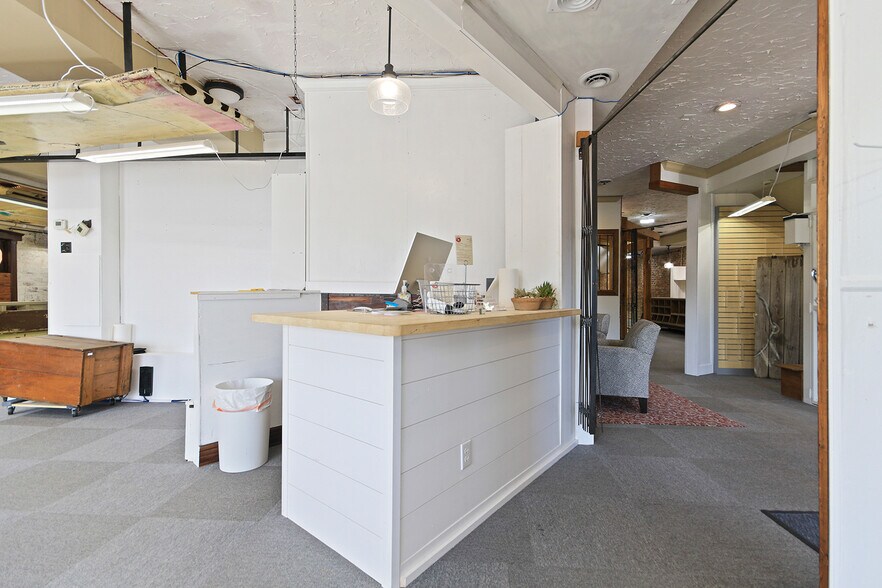 More Photos Of 105 Coal st, Mexico Specialty For Sale