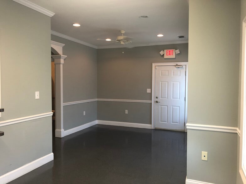 More Photos Of 110 Samaritan Dr, Cumming Medical For Sale
