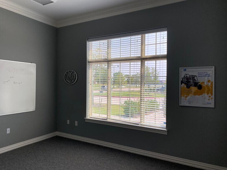 More Photos Of 8951 Collin McKinney Pky, McKinney Medical For Sale