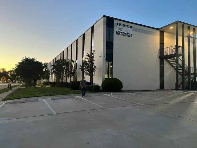 More Photos Of 7141 Office City Dr, Houston Unknown For Lease