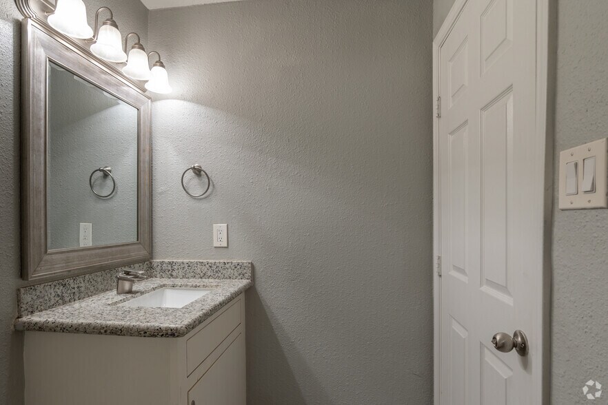 More Photos Of 311 Gladstell St, Conroe Apartments For Sale
