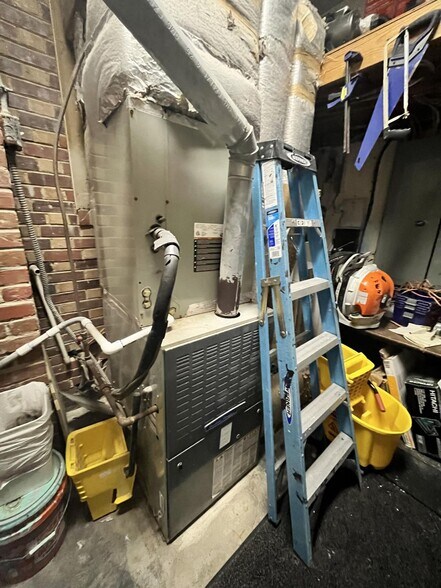 More Photos Of 2220 Laskin Rd, Virginia Beach Freestanding For Sale