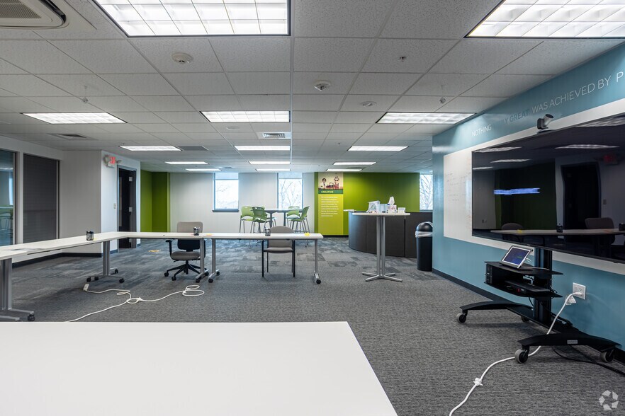 More Photos Of 1405 S County Trl, East Greenwich Medical For Lease