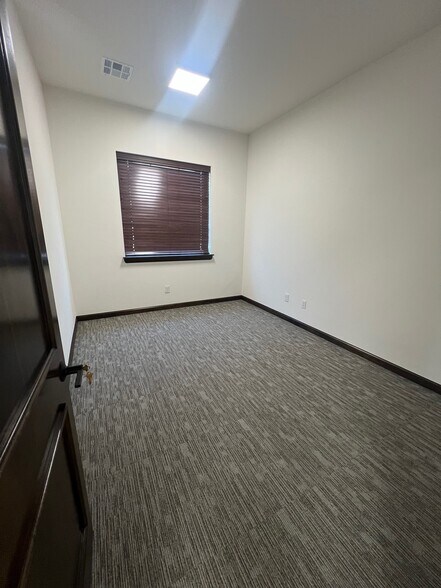 More Photos Of 17935 N Pennsylvania Ave, Edmond Unknown For Lease