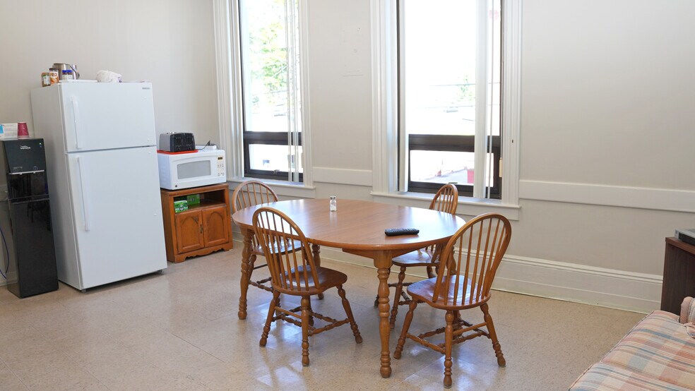 More Photos Of 308 Bay St, Taunton Office For Sale