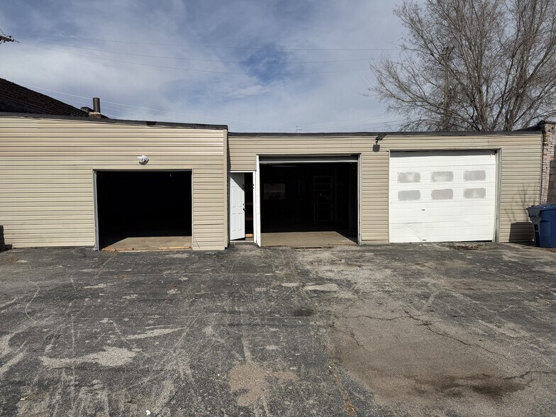 More Photos Of 2019 Cushing St, Saint Louis Industrial For Lease