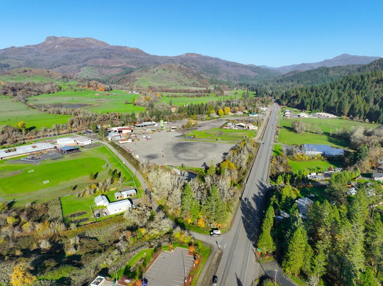 More Photos Of 1577 Glide Loop Dr, Glide Industrial For Sale