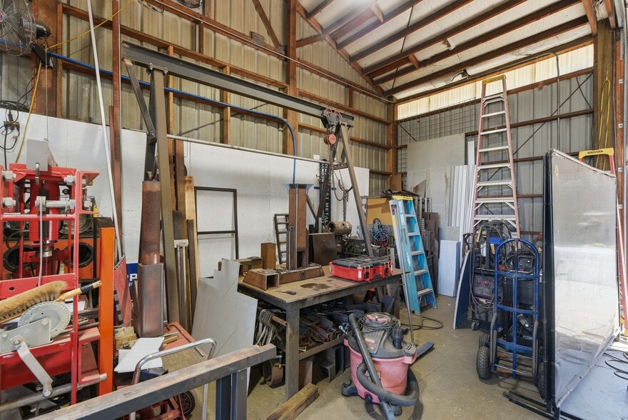 More Photos Of 55374 Rosa Rd, Bandon Manufacturing For Sale