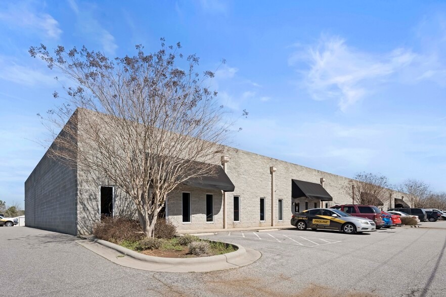 More Photos Of 7471-7473 Hagers Hollow Dr, Denver Warehouse For Lease