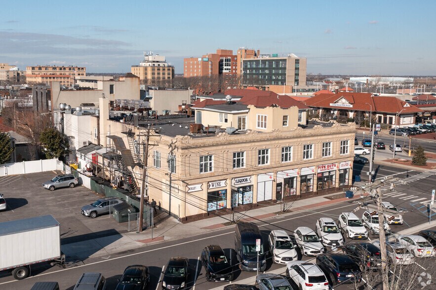 More Photos Of 2-12 W Park Ave, Long Beach Storefront Retail Office For Sale