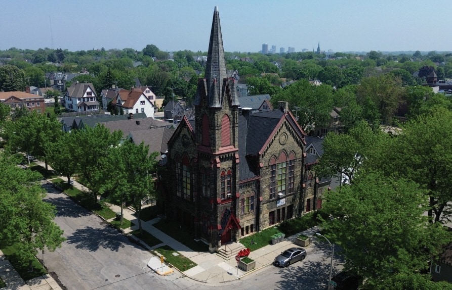 More Photos Of 124-140 W Garfield Ave, Milwaukee Religious Facility For Lease
