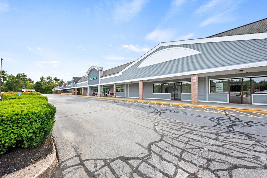 More Photos Of 160 N Main St, Carver Freestanding For Lease