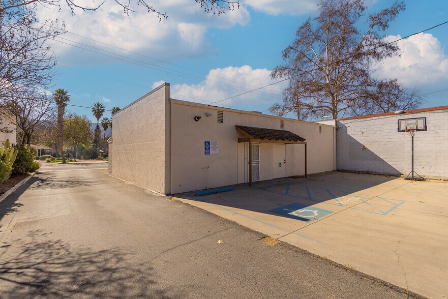 More Photos Of 952 E Ojai Ave, Ojai Freestanding For Sale