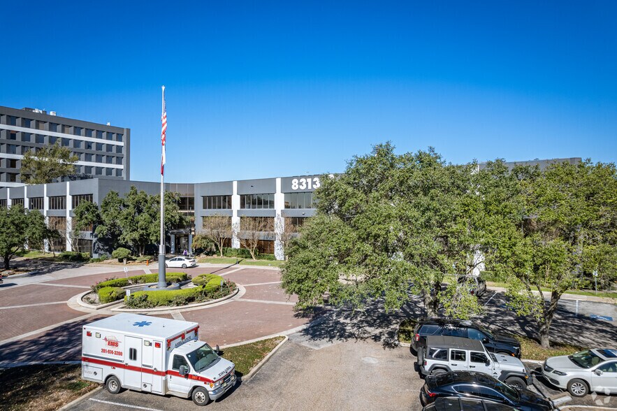 Primary Photo Of 8313 Southwest Fwy, Houston Unknown For Lease