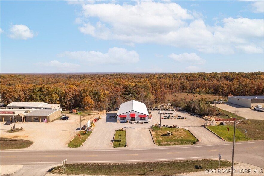 More Photos Of 706 N Main St, Gravois Mills General Retail For Sale