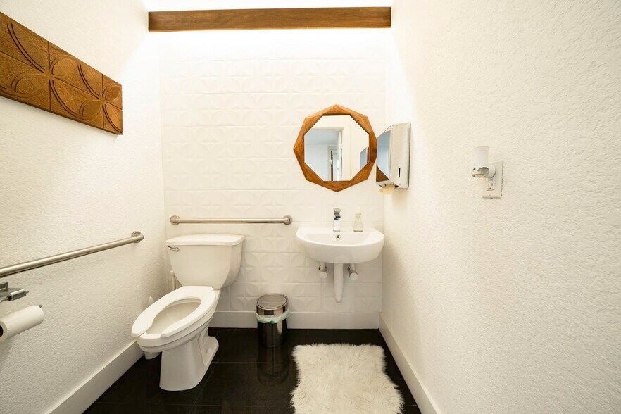 More Photos Of 603 E Olympia Ave, Punta Gorda Medical For Sale